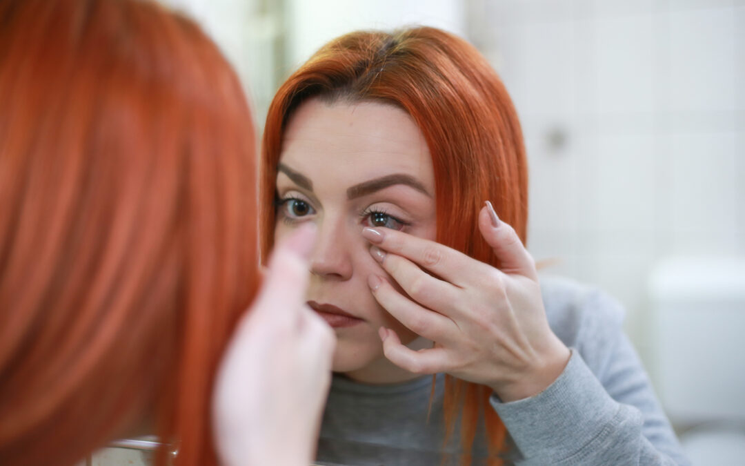 Soczewki kontaktowe kontra okulary – stawiamy na atrakcyjny wygląd